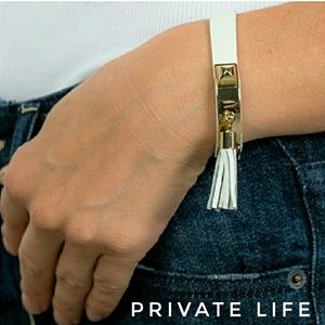 ⬇💥SALE!💥 Boho White Tassel Faux Leather Bracelet